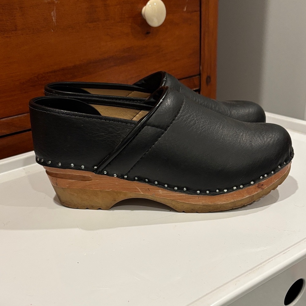 Troentorp Leather Clogs